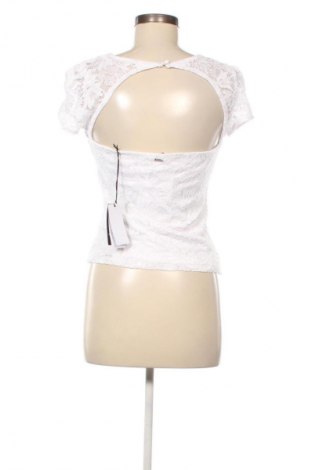 Dámská halenka Guess, Velikost M, Barva Bílá, Cena  1 649,00 Kč