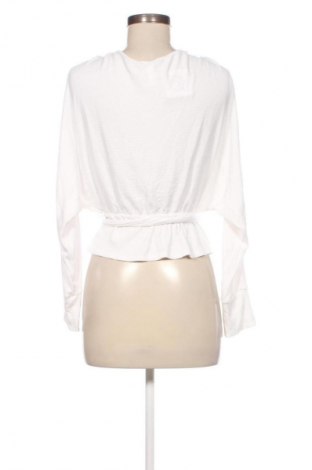 Γυναικεία μπλούζα NEW COLLECTION, Μέγεθος M, Χρώμα Λευκό, Τιμή 16,99 €