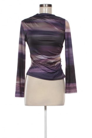 Дамска блуза Unbranded, Размер M, Цвят Многоцветен, Цена 19,00 лв.