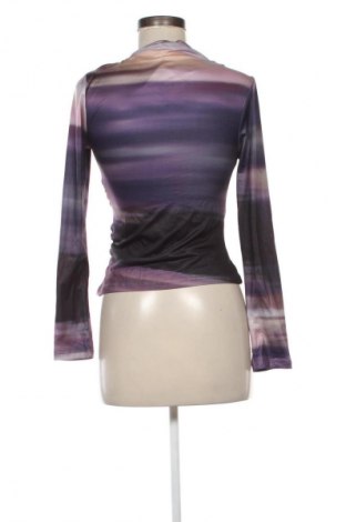 Дамска блуза Unbranded, Размер M, Цвят Многоцветен, Цена 19,00 лв.