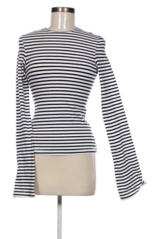 Дамска блуза Weekday, Размер S, Цвят Многоцветен, Цена 46,99 лв.