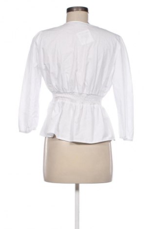 Дамска риза Mohito, Размер M, Цвят Бял, Цена 24,80 лв.