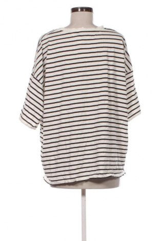 Γυναικείο t-shirt C&A, Μέγεθος 3XL, Χρώμα Πολύχρωμο, Τιμή 9,99 €