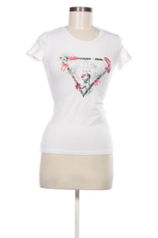 Дамска тениска Guess, Размер M, Цвят Многоцветен, Цена 58,99 лв.