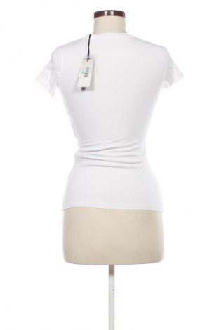 Дамска тениска Guess, Размер M, Цвят Многоцветен, Цена 58,99 лв.