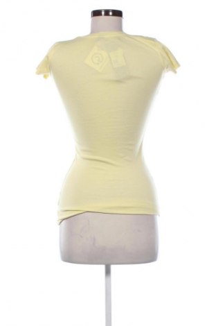 Dámské tričko Madonna, Velikost XS, Barva Žlutá, Cena  354,00 Kč