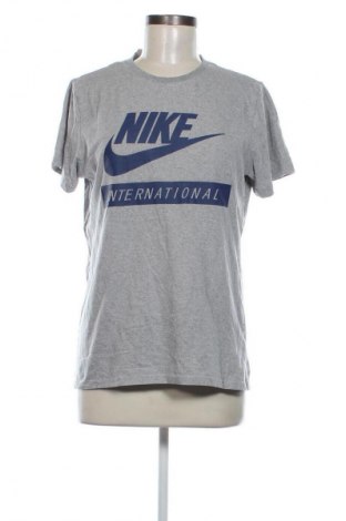 Női póló Nike, Méret M, Szín Szürke, Ár 8 319 Ft