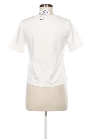Дамска тениска Stradivarius, Размер S, Цвят Бял, Цена 28,99 лв.