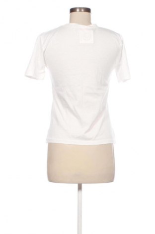 Дамска тениска Unbranded, Размер S, Цвят Бял, Цена 17,00 лв.