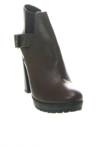 Damen Stiefeletten Alesya, Größe 37, Farbe Braun, Preis 117,99 €