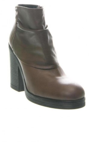 Női bokacsizma Alesya, Méret 39, Szín Barna, Ár 47 879 Ft