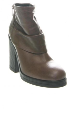 Női bokacsizma Alesya, Méret 39, Szín Barna, Ár 47 879 Ft