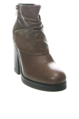 Női bokacsizma Alesya, Méret 39, Szín Barna, Ár 47 879 Ft