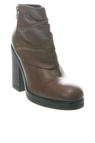 Dámské poltopánky Alesya, Veľkosť 38, Farba Hnedá, Cena  127,95 €