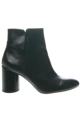 Dámské poltopánky Bershka, Veľkosť 41, Farba Čierna, Cena  23,15 €