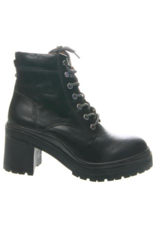 Damen Stiefeletten Pull&Bear, Größe 37, Farbe Schwarz, Preis 29,99 €