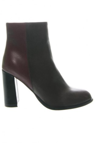 Női bokacsizma Stefanel, Méret 38, Szín Sokszínű, Ár 70 559 Ft