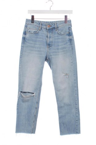 Blugi de femei Bershka, Mărime M, Culoare Albastru, Preț 77,17 Lei