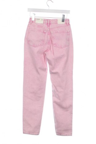 Дамски дънки Bershka, Размер XXS, Цвят Розов, Цена 46,00 лв.