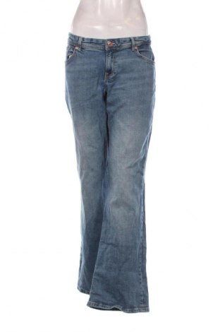 Damskie jeansy Bershka, Rozmiar XL, Kolor Niebieski, Cena 66,67 zł