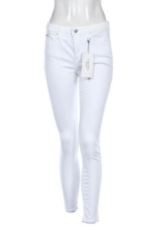 Damen Jeans Calvin Klein Jeans, Größe M, Farbe Weiß, Preis 104,99 €