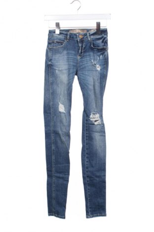 Női farmernadrág Guess, Méret XS, Szín Kék, Ár 11 796 Ft