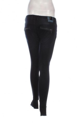 Damen Jeans Guess, Größe S, Farbe Blau, Preis 35,99 €