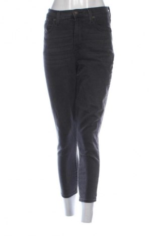 Dámské džíny  Levi's, Velikost S, Barva Šedá, Cena  949,00 Kč