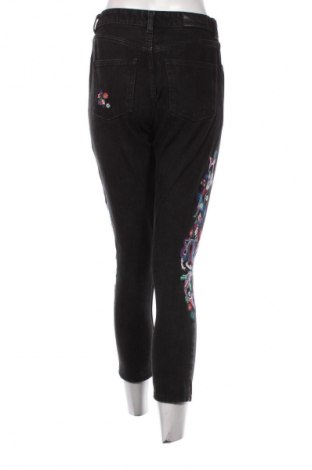 Γυναικείο Τζίν Monki, Μέγεθος S, Χρώμα Πολύχρωμο, Τιμή 17,88 €