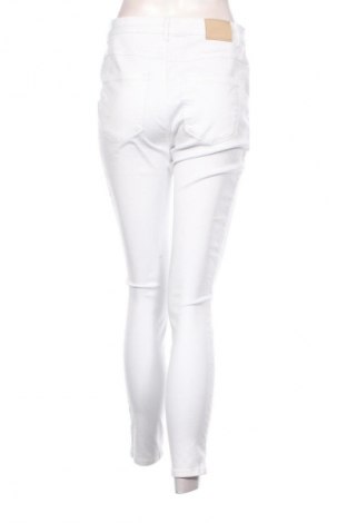 Női farmernadrág ONLY, Méret L, Szín Fehér, Ár 15 889 Ft