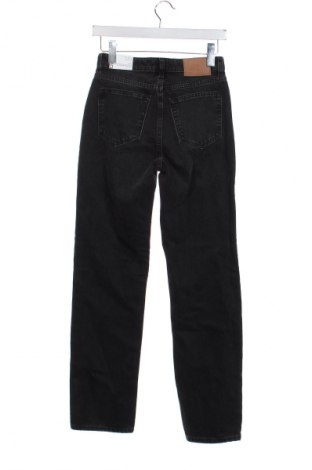 Дамски дънки ONLY, Размер XS, Цвят Сив, Цена 77,14 лв.