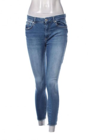 Дамски дънки ONLY, Размер M, Цвят Син, Цена 77,99 лв.