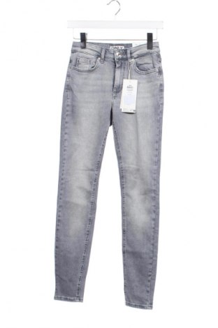 Damskie jeansy ONLY, Rozmiar S, Kolor Szary, Cena 207,99 zł