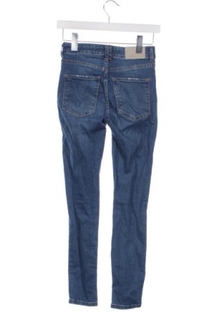Blugi de femei Pull&Bear, Mărime XS, Culoare Albastru, Preț 76,00 Lei