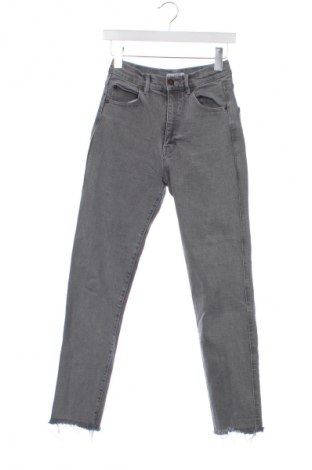 Dámské džíny  Pull&Bear, Velikost XS, Barva Šedá, Cena  366,00 Kč