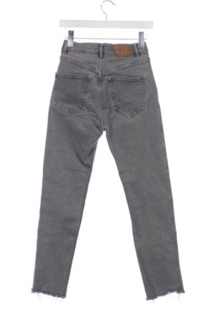 Dámské džíny  Pull&Bear, Velikost XS, Barva Šedá, Cena  366,00 Kč