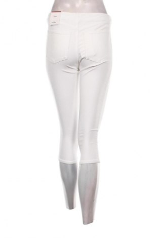 Női farmernadrág Pull&Bear, Méret S, Szín Fehér, Ár 11 839 Ft