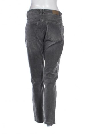 Blugi de femei Pull&Bear, Mărime M, Culoare Gri, Preț 91,99 Lei