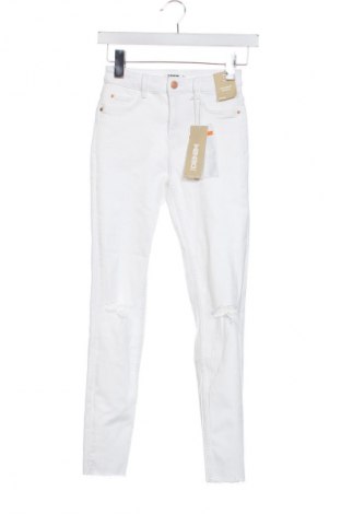 Dámské džíny  Sinsay, Velikost XXS, Barva Bílá, Cena  582,00 Kč