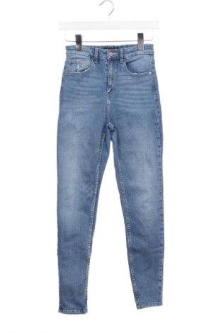 Дамски дънки Sinsay, Размер XS, Цвят Син, Цена 26,99 лв.