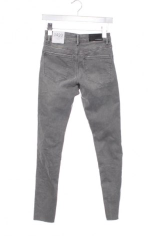 Damskie jeansy Stradivarius, Rozmiar XS, Kolor Szary, Cena 39,99 zł