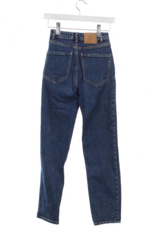 Blugi de femei Stradivarius, Mărime XXS, Culoare Albastru, Preț 76,70 Lei