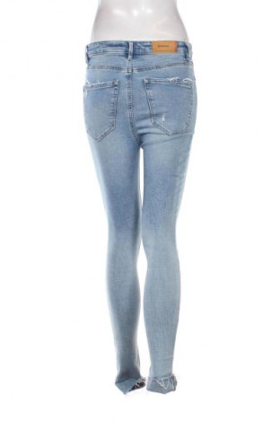 Дамски дънки Stradivarius, Размер S, Цвят Син, Цена 29,00 лв.