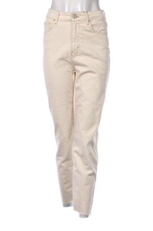 Női farmernadrág Trendyol, Méret S, Szín Bézs, Ár 18 600 Ft