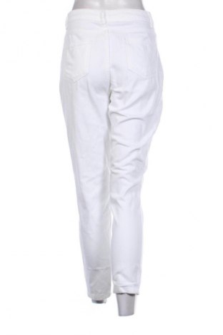 Дамски дънки Unbranded, Размер M, Цвят Бял, Цена 28,88 лв.