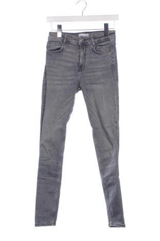 Дамски дънки Zara, Размер XS, Цвят Сив, Цена 26,98 лв.