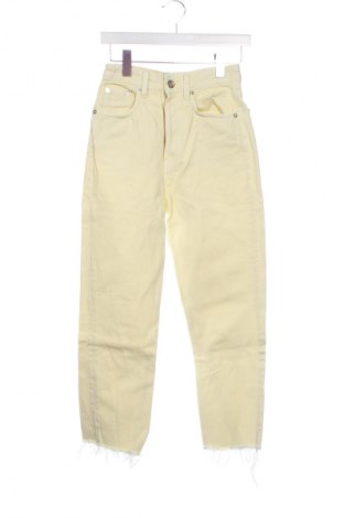 Blugi de femei Zara, Mărime XS, Culoare Galben, Preț 70,97 Lei