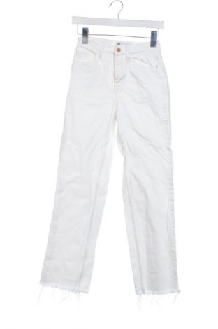 Blugi de femei Zara, Mărime XXS, Culoare Alb, Preț 70,97 Lei
