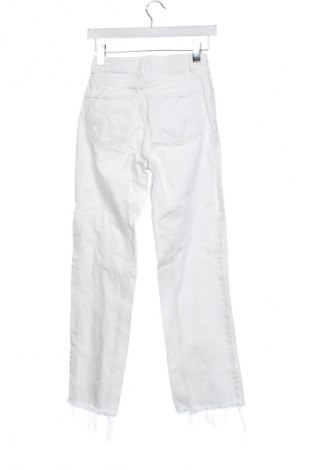 Blugi de femei Zara, Mărime XXS, Culoare Alb, Preț 70,97 Lei
