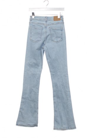 Дамски дънки Zara, Размер M, Цвят Син, Цена 62,99 лв.